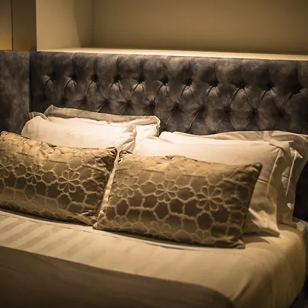 مونتي تشينشي فندق